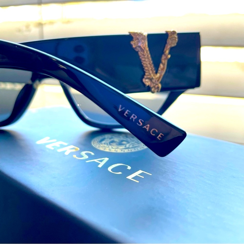❌SOLD❌ New Versace Sunglasses - Picture 4 of 16